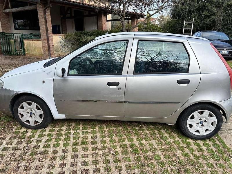 Usata Fiat Punto 69 CV (50 kW) 2004 Grigio Utilitaria