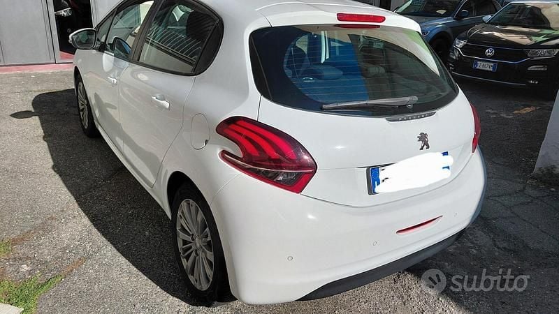 Usata Peugeot 208 Allure 82 CV (60 kW) 2016 Bianco Utilitaria
