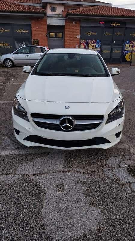 Usata Mercedes CLA200 Business 136 CV (100 kW) 2015 Bianco Berlina