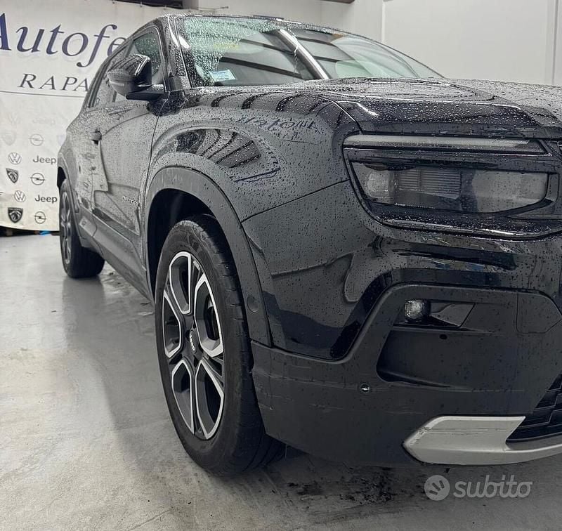 Usata Jeep Avenger Summit 101 CV (74 kW) 2025 Nero SUV