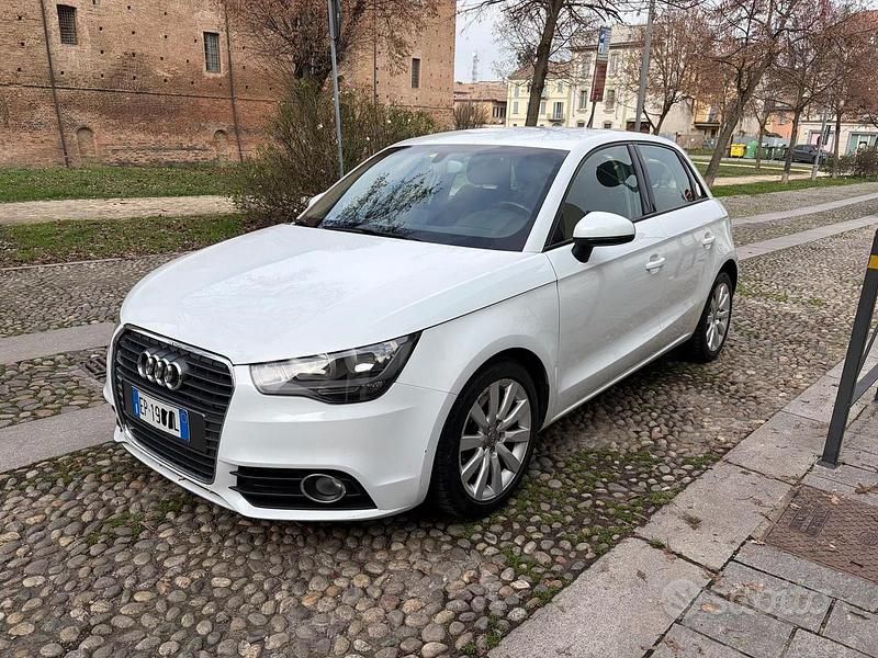 Bianco Usata 2013 Audi A1 Sportback Due volumi | 5900 € (Super prezzo) - Immagine 1/4