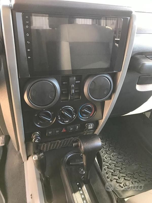 Usata Jeep Wrangler Rubicon 200 CV (147 kW) 2010 Grigio SUV