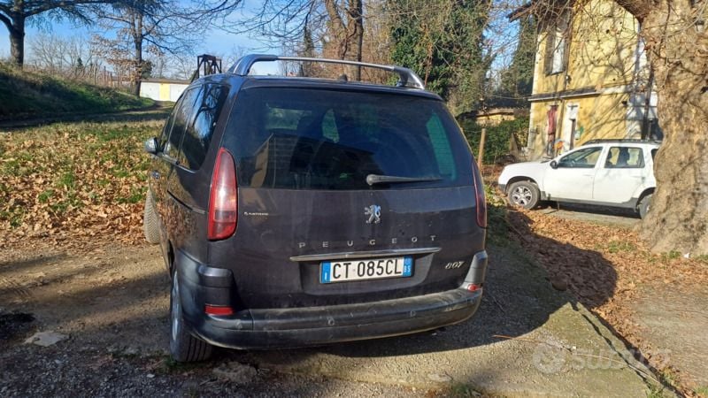 Usata Peugeot 807 136 CV (100 kW) 2004 Grigio Monovolume