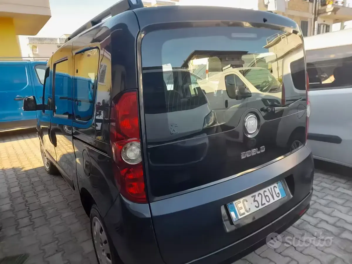 Usata Fiat Doblò Dynamic 135 CV (99 kW) 2010 Nero Monovolume