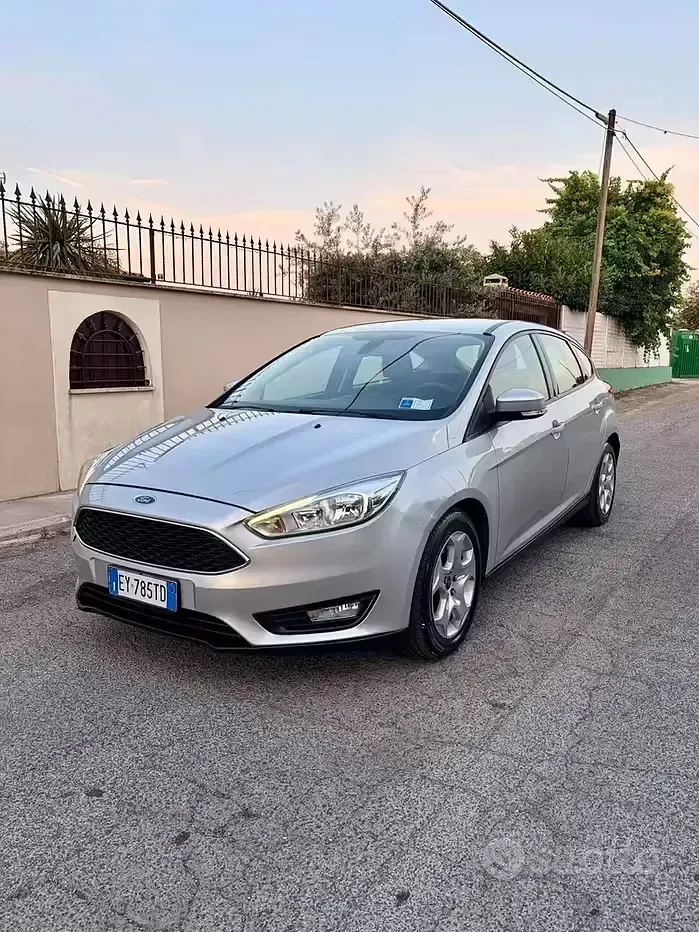 Usata Ford Focus 95 CV (69 kW) 2015 Grigio Berlina