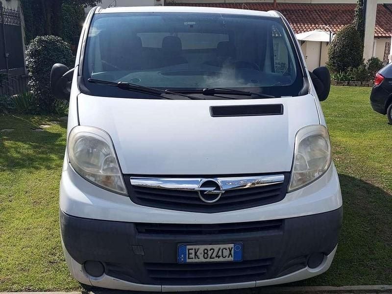 Usata Opel Vivaro 114 CV (83 kW) 2011 Bianco Monovolume