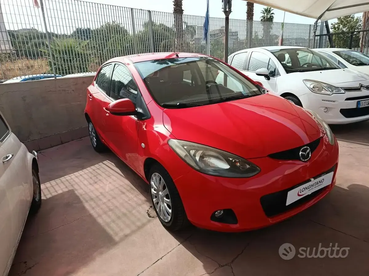 Usata Mazda 2 75 CV (55 kW) 2008 Rosso Utilitaria