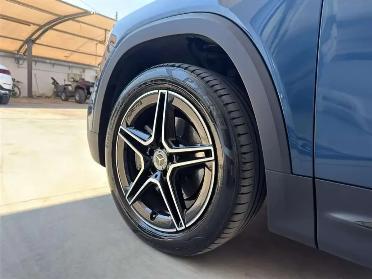 Usata Mercedes GLB200 Premium 150 CV (110 kW) 2022 Blu SUV