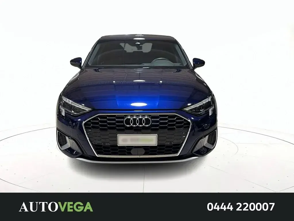 Usata Audi A3 S-Line 150 CV (110 kW) 2024 Blu pastello Berlina