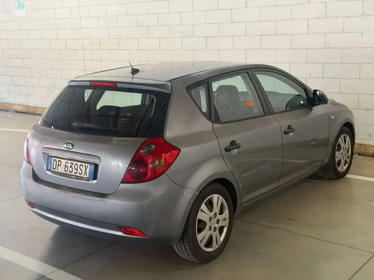 Usata Kia Ceed LX 90 CV (66 kW) 2008 Other Utilitaria