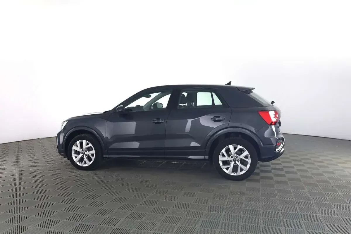 Usata Audi Q2 Advanced 150 CV (110 kW) 2023 Grigio manhattan SUV