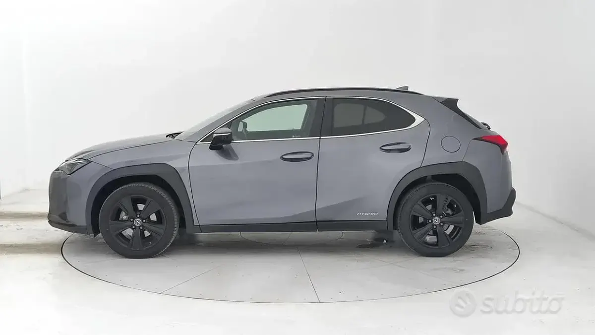 Usata Lexus UX 250h 184 CV (135 kW) 2022 Grigio SUV