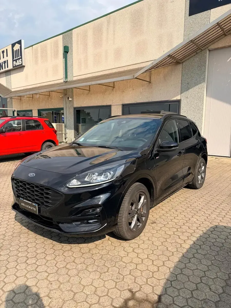 Usata Ford Kuga ST-Line 152 CV (111 kW) 2022 Nero SUV