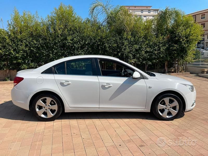 Usata Chevrolet Cruze 150 CV (110 kW) 2011 Bianco Berlina