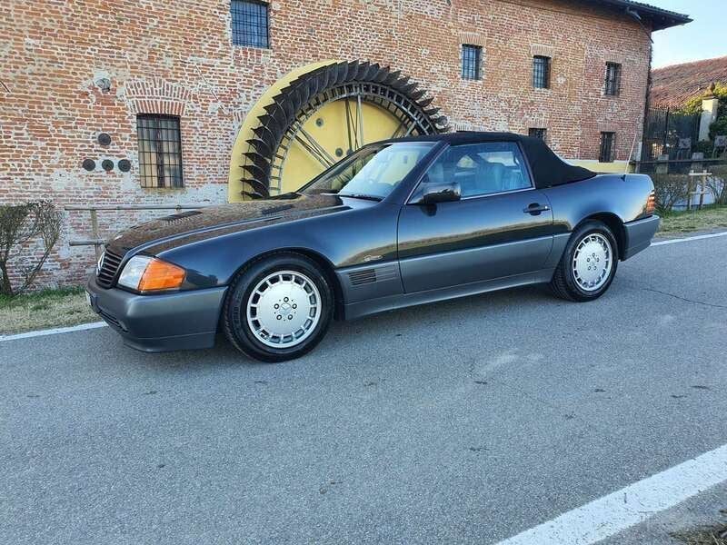 Nero Usata 1990 Mercedes SL300 Cabrio | 18.500 € - Immagine 1/4