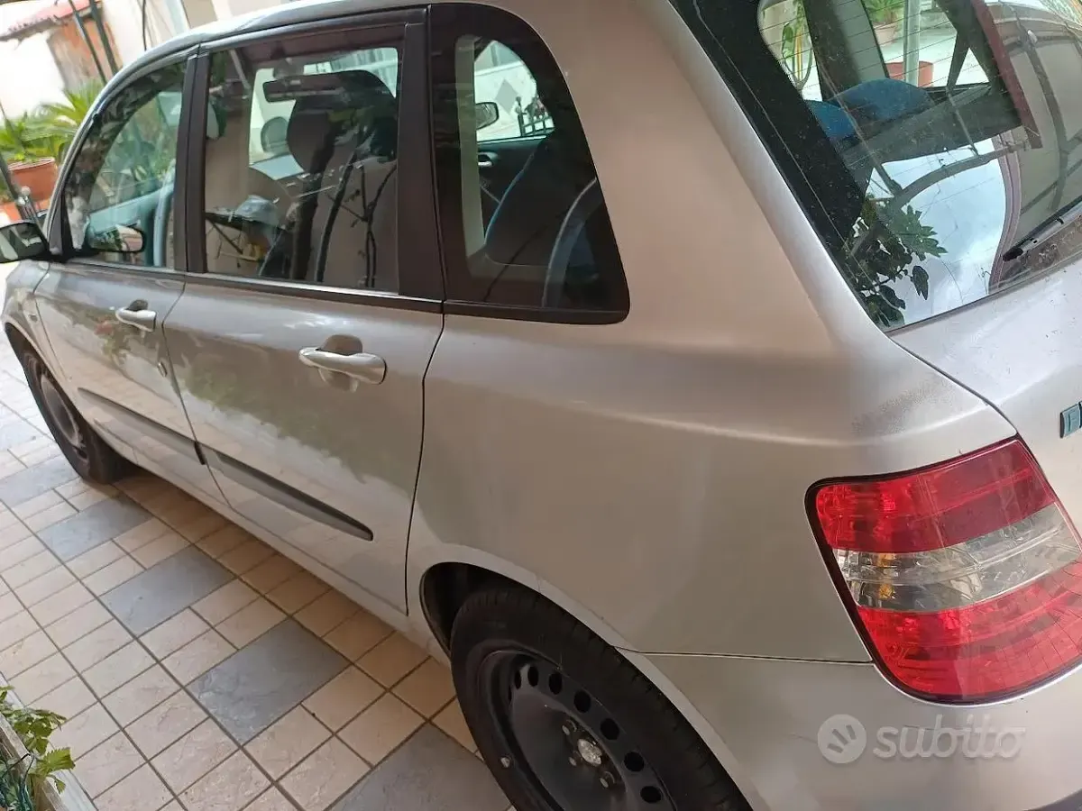 Usata Fiat Stilo 115 CV (84 kW) 2002 Grigio Berlina