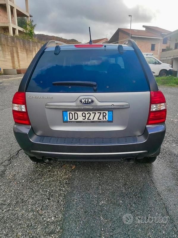 Usata Kia Sportage 140 CV (102 kW) 2005 Grigio SUV