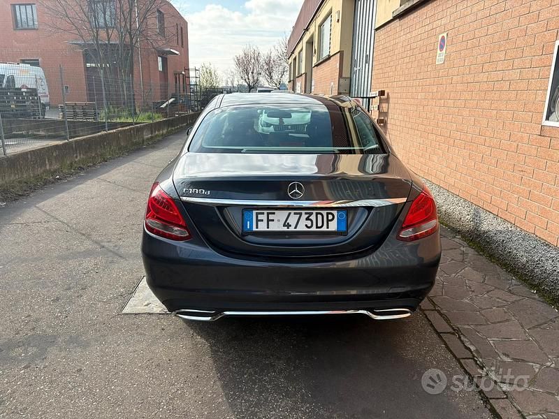 Usata Mercedes C180 AMG 156 CV (114 kW) 2016 Berlina