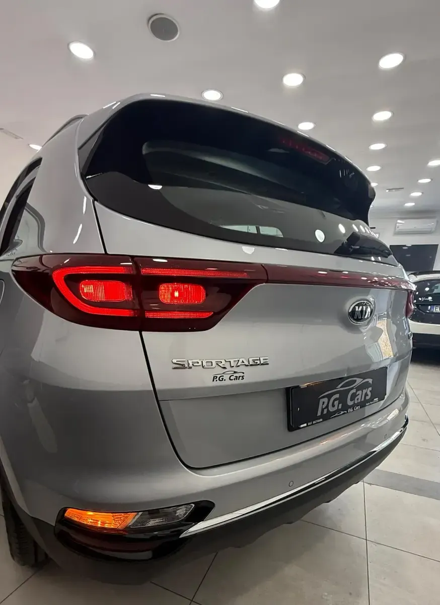 Usata Kia Sportage Style 135 CV (99 kW) 2022 Argento SUV