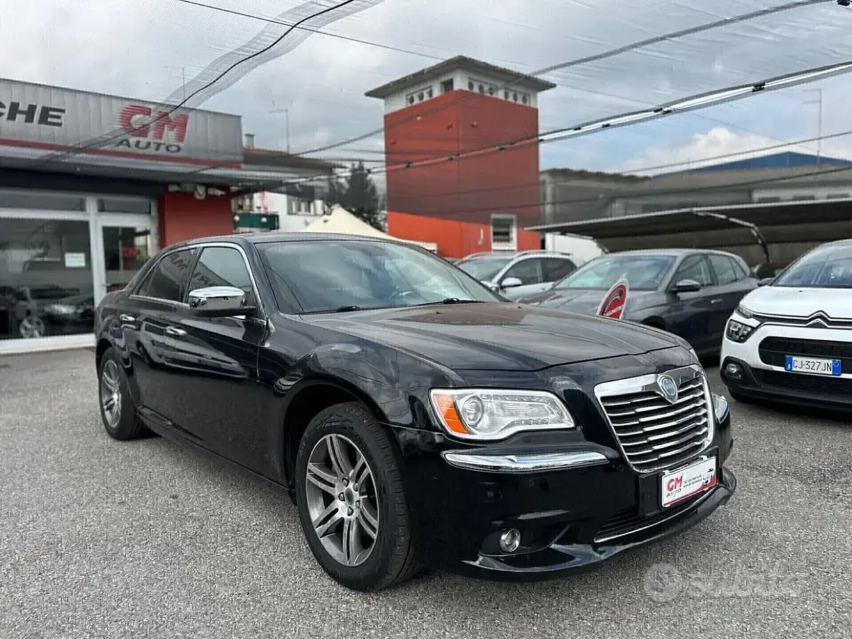 Usata Lancia Thema Platinum 239 CV (175 kW) 2013 Nero Berlina