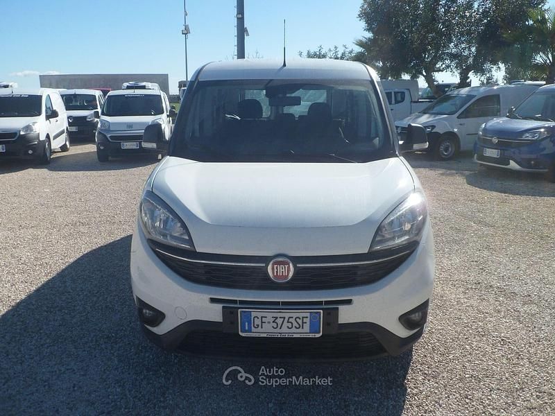 Usata Fiat Doblò 105 CV (77 kW) 2021 Bianco Monovolume