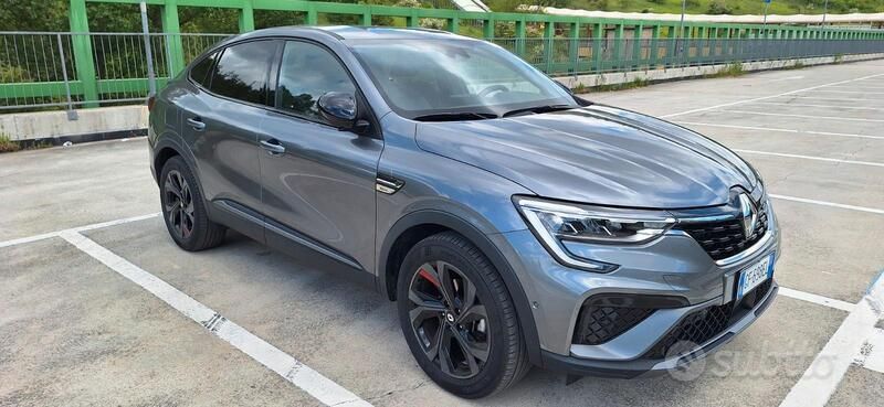 Usata Renault Arkana 94 CV (69 kW) 2022 Grigio SUV