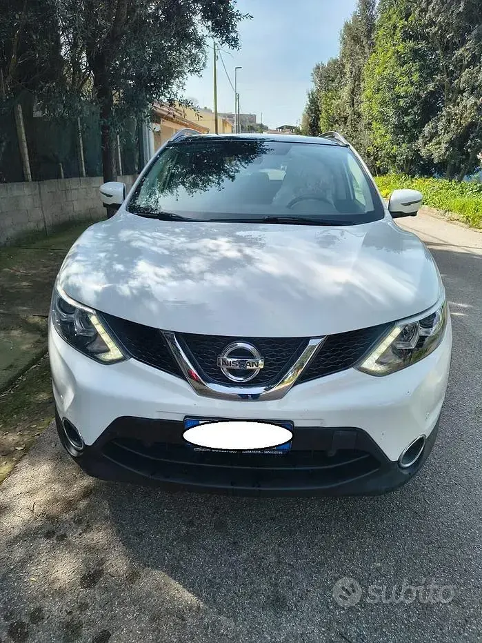 Usata Nissan Qashqai N-Connecta 131 CV (96 kW) 2017 Bianco SUV