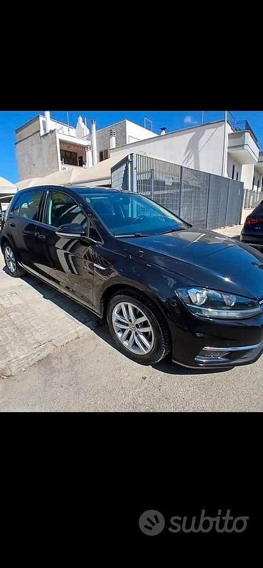 Usata VW Golf VII 110 CV (80 kW) 2017 Nero Utilitaria