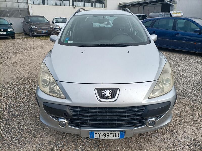 Usato 2005 Peugeot 307 1.6 Diesel 90 CV (1.900 €)