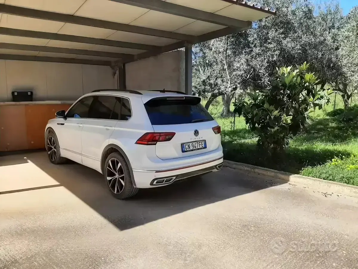 Usata VW Tiguan R-line 150 CV (110 kW) 2023 Bianco SUV