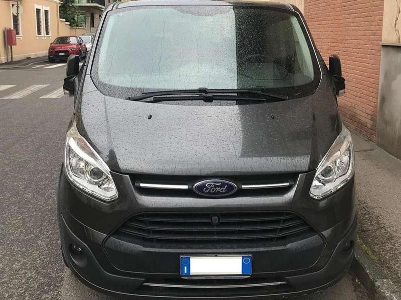 Usata Ford Tourneo Custom 131 CV (96 kW) 2018 Grigio Furgone