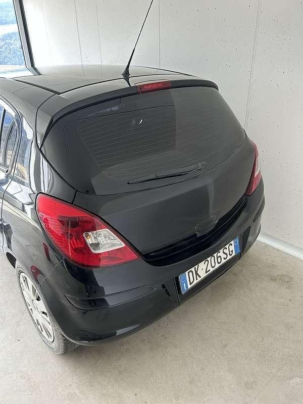 Używany Opel Corsa Basis 60 KM (44 kW) 2007 Czarny Hatchback