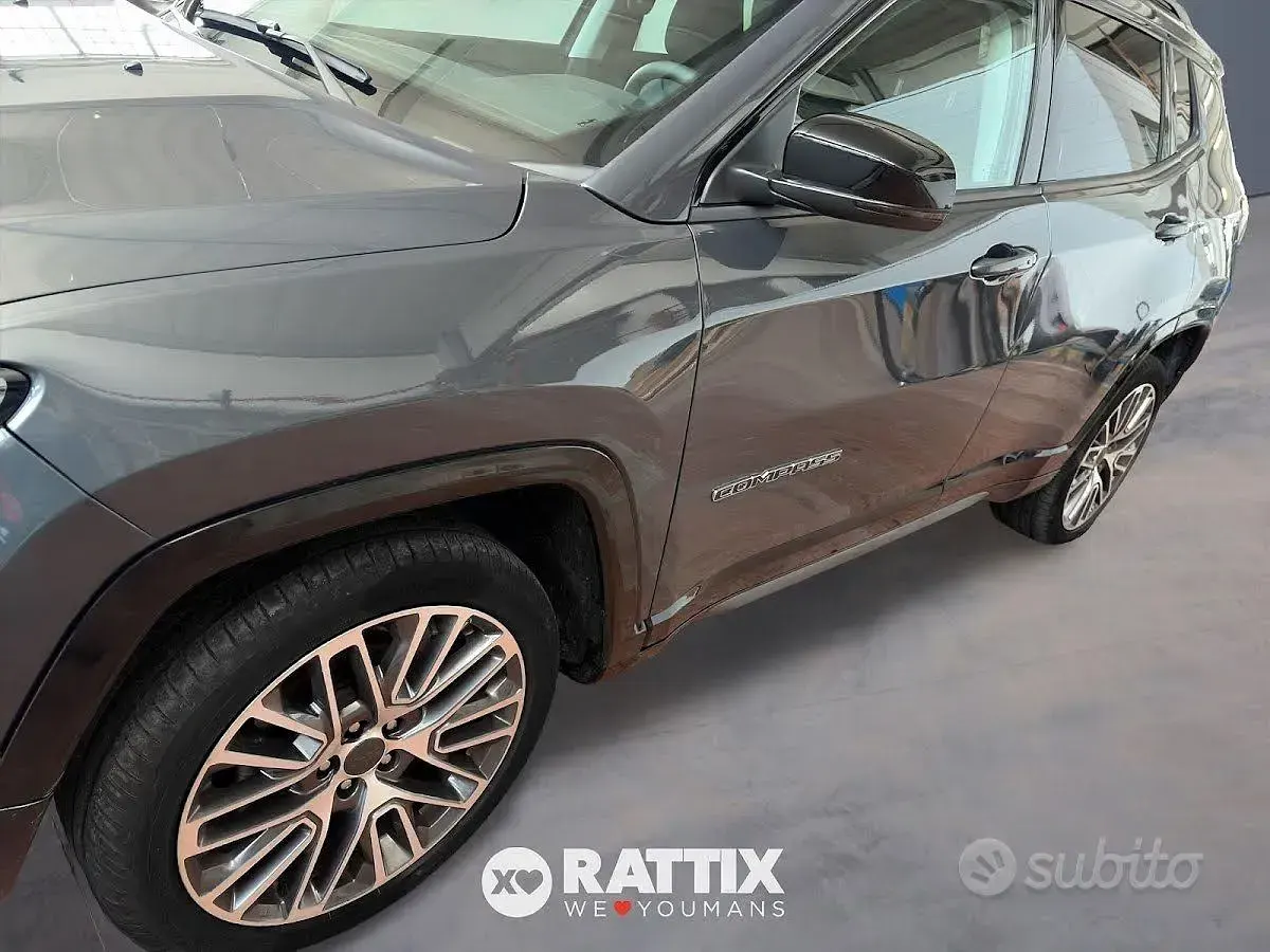 Gebraucht Jeep Compass Summit 131 PS (96 kW) 2025 Grau SUV