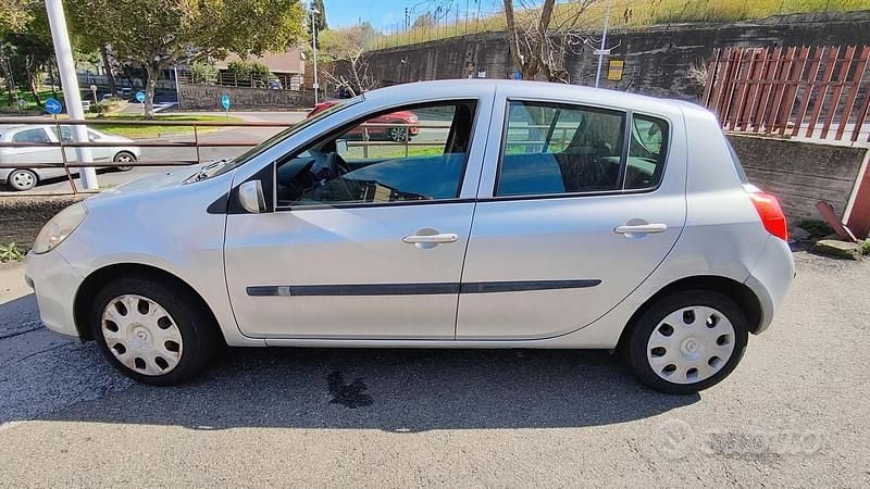 Usata Renault Clio II 75 CV (55 kW) 2008 Berlina