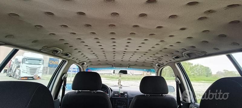 Usata VW Golf 101 CV (74 kW) 2003 Grigio Berlina