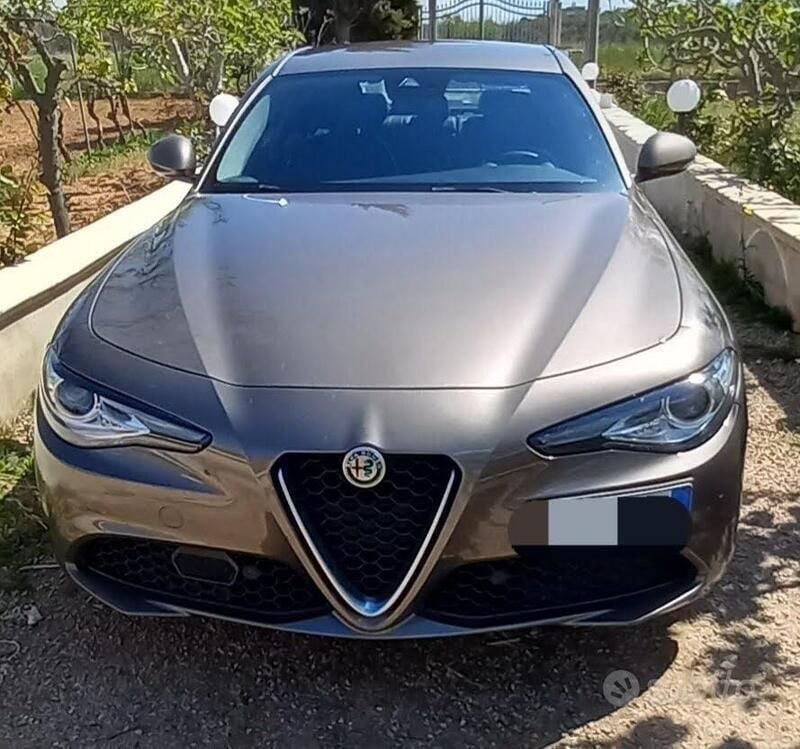 Usata Alfa Romeo Giulia Executive 160 CV (117 kW) 2019 Grigio Berlina