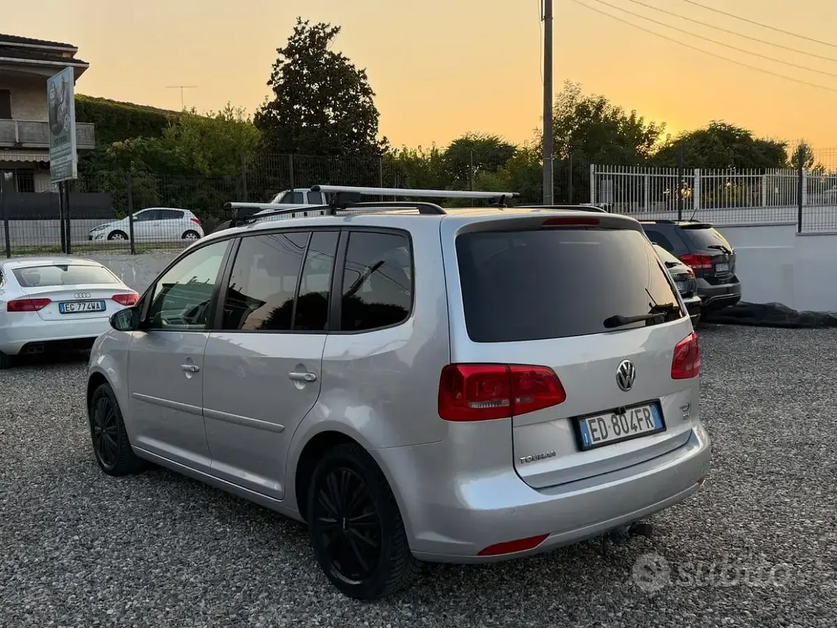 Usata VW Touran Comfortline 105 CV (77 kW) 2010 Grigio Monovolume