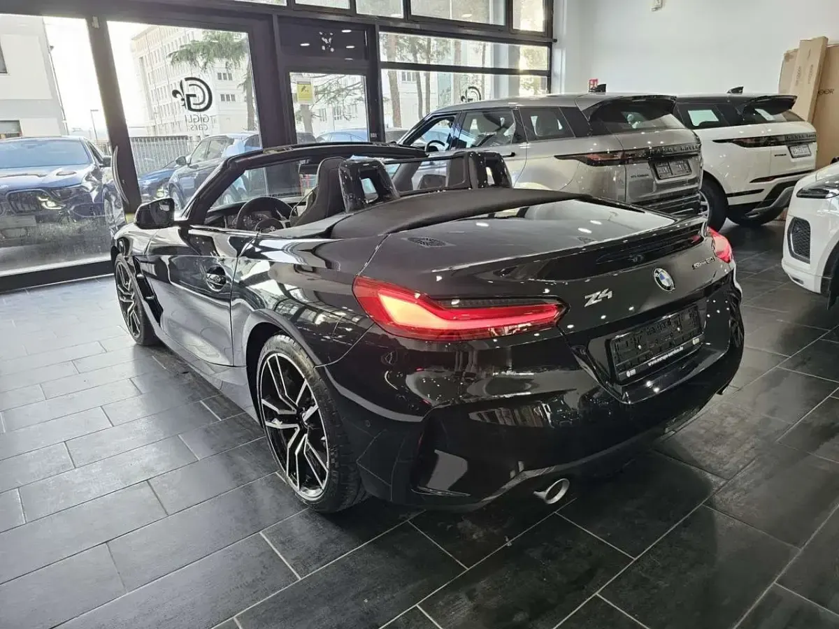 Usata BMW Z4 M Sport 197 CV (144 kW) 2025 Sapphire black Cabrio