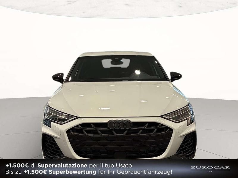 Usata Audi S3 Sport 333 CV (244 kW) 2025 Bianco ghiacciaio metallizzato Berlina