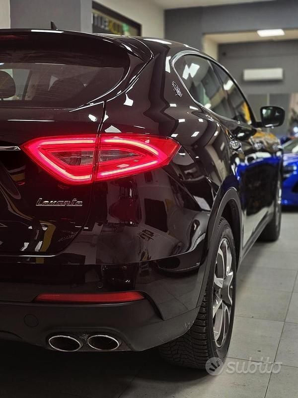 Usata Maserati Levante 275 CV (202 kW) 2017 Nero SUV