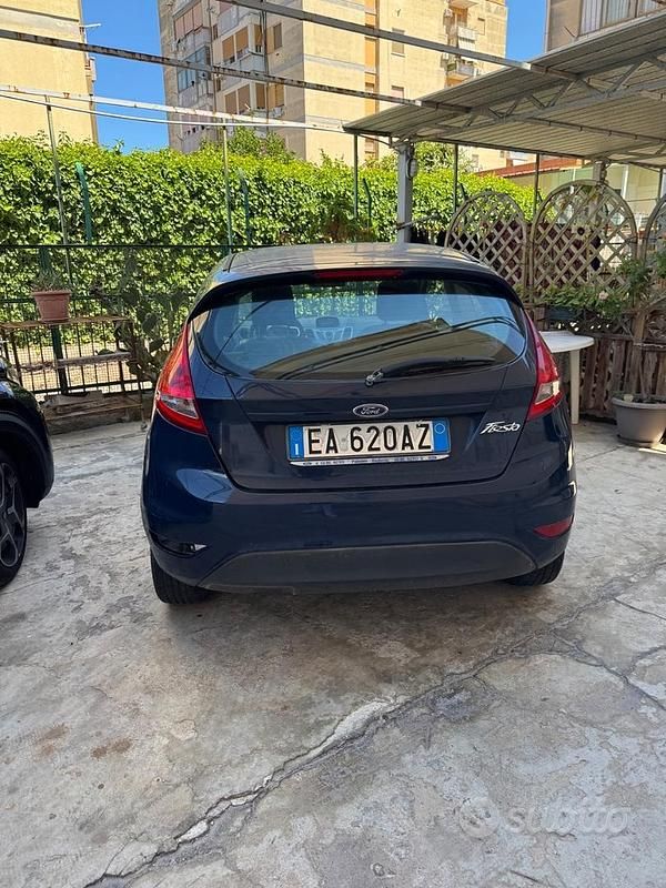 Usata Ford Fiesta 96 CV (70 kW) 2010 Blu Utilitaria