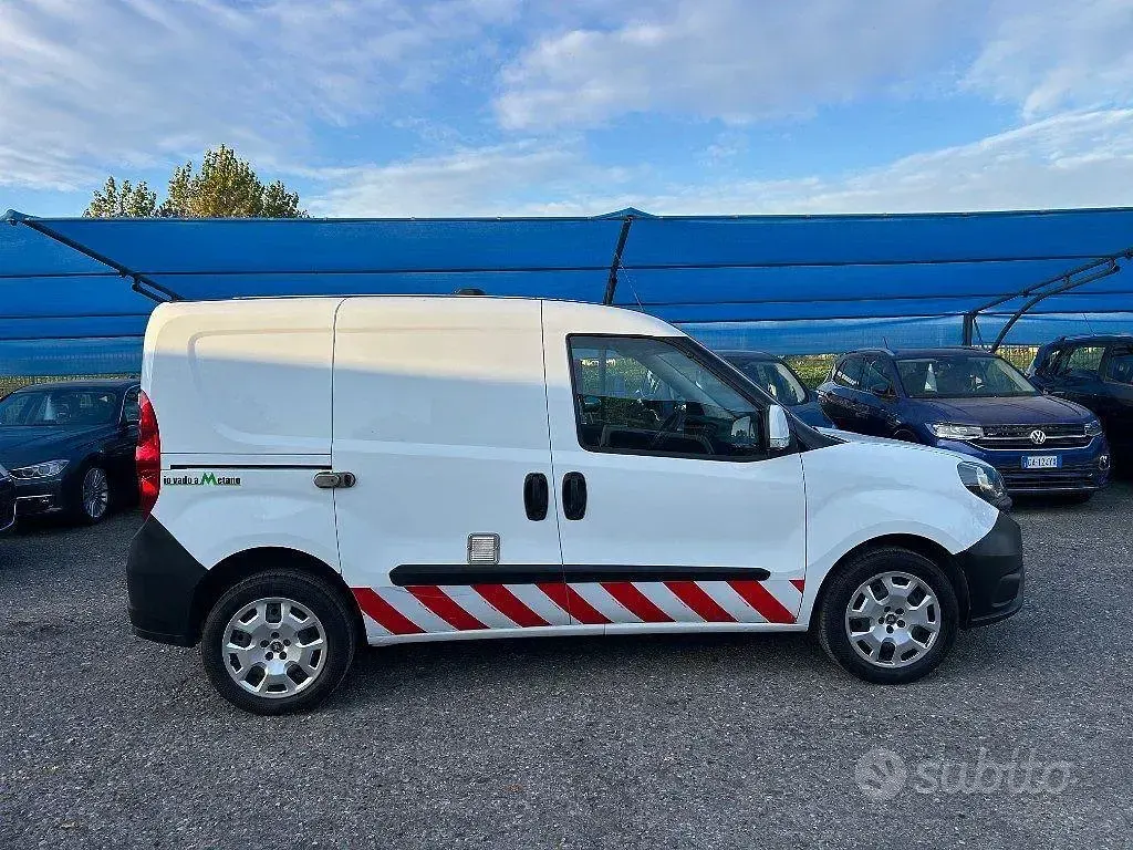 Usata Fiat Doblò Lounge 120 CV (88 kW) 2020 Bianco Monovolume