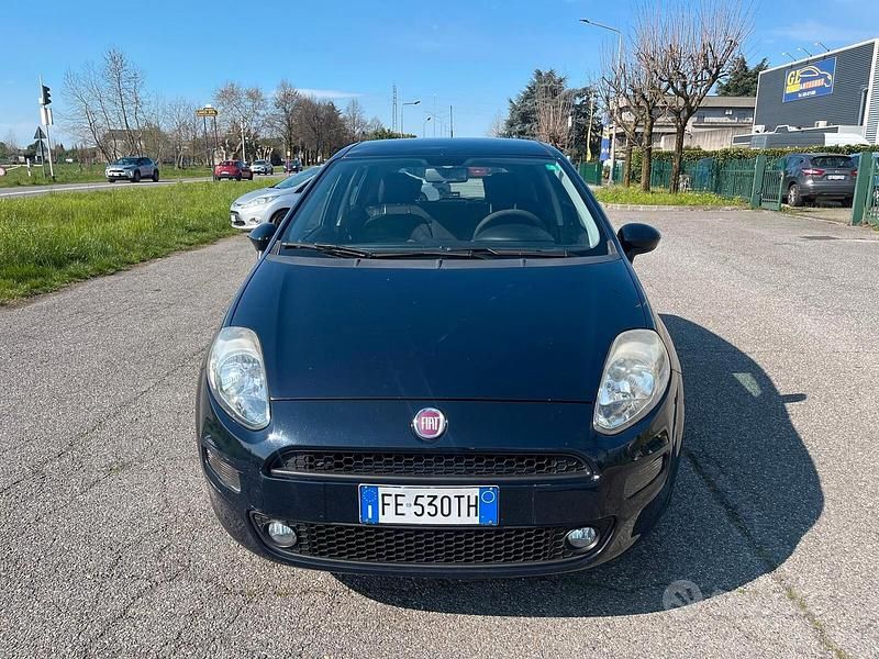 Usata Fiat Punto Lounge 69 CV (50 kW) 2016 Blu Utilitaria