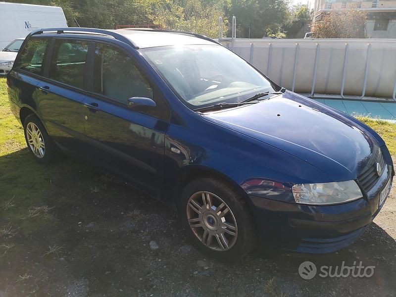 Usata Fiat Stilo 101 CV (74 kW) 2005 Blu Station wagon