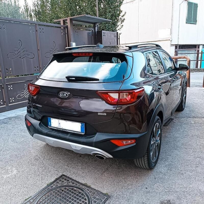 Marrone Usata 2019 Kia Stonic SUV | 8800 € - Immagine 1/4