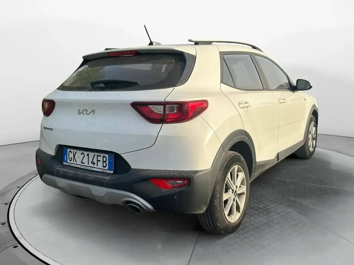 Usata Kia Stonic Urban 84 CV (61 kW) 2022 Bianco SUV