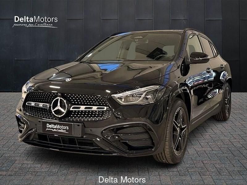 Nero Nuova 2025 Mercedes GLA200 AMG Line Premium SUV | 46.294 € (Buon prezzo) - Immagine 1/4
