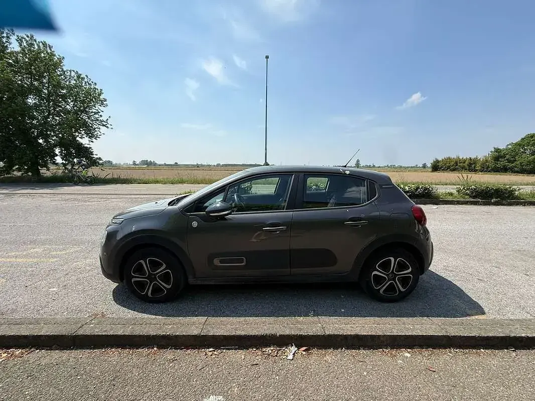 Usata Citroën C3 PureTech 83 CV (61 kW) 2023 Grigio Utilitaria