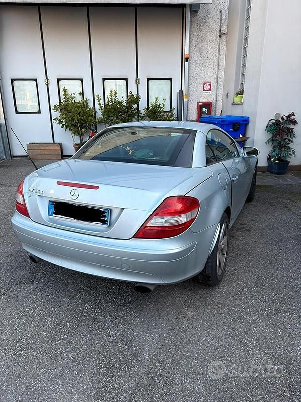 Usata Mercedes SLK200 163 CV (119 kW) 2006 Grigio Cabrio