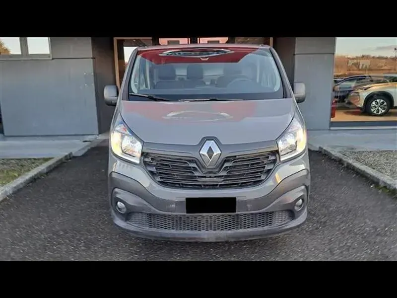 Usata Renault Trafic SE 125 CV (91 kW) 2019 Grigio Monovolume